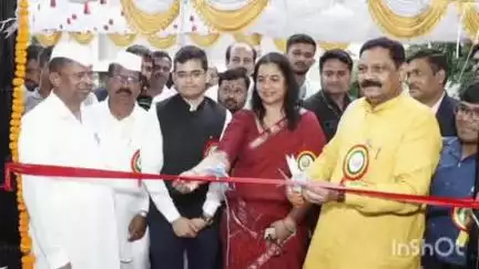 कळंब: शासकीय आदिवासी आश्रम शाळा मुंडेगाव येथील डिजिटल क्लासरूमचे मंत्री तथा आमदार अशोक उईके यांच्या हस्ते उद्घाटन