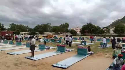 ಪಾವಗಡ: ಪಟ್ಟಣದಲ್ಲಿ ಫಲಾನುಭವಿಗಳಿಗೆ ಮೋಟಾರ್ ಪಂಪ್ ವಿತರಿಸಿದ ಶಾಸಕ ಎಚ್.ವಿ ವೆಂಕಟೇಶ್