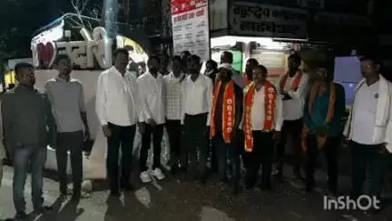 भद्रावती: नंदोरी येथे युवा सेनेची शाखा गठित; जिल्हाप्रमुख आलेख रट्टे यांच्या हस्ते नामफलकाचे अनावरण