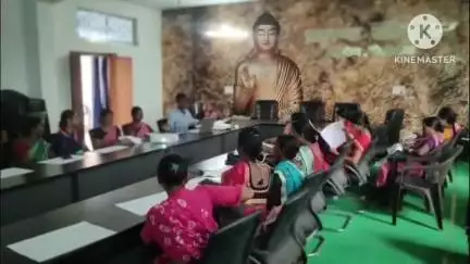 प्रखंड कार्यालय स्थित सभागार में बीएलओ और सुपरवाइजर को जियो फेंसिंग का प्रशिक्षण दिया गया