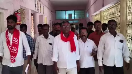 రామన్న‌పేట: సీపీఎం ఆధ్వర్యంలో రామన్నపేట ప్రభుత్వాసుపత్రి పరిశీలన, హాస్పిటల్‌ భవనం శిథిలావస్థకు చేరిందని వెల్లడి