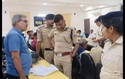 गया टाउन सीडी ब्लॉक: गया जी में एसएसपी कार्यालय में एसएसपी का लगा जनता दरबार, 80 लोगों की सुनी गईं समस्याएं