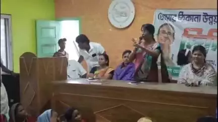 রামপুরহাট ২: তৃণমূলের মহিলা সংগঠনকে শক্তিশালী করতে মাড়গ্রামে আয়োজিত 'তোমার ঠিকানা উন্নয়নের নিশানা' কর্মসূচি