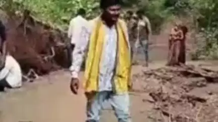 वरला: वरला में मानसून से पहले की बारिश में बही धवली से झांगटा जानेवाली सड़क, 4 गांवों के क़रीब 3000 लोग हुए प्रभावित