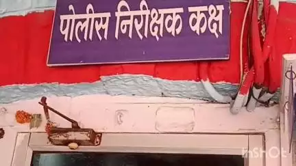 खामगाव: खामगाव येथील गांधी ले-आऊट भागात जेवण वाढण्याच्या कारणावरुन पतीने पत्नीला स्वयंपाक घरातील चाकुने मारुन केले जखमी