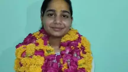 उत्तर प्रदेश पुलिस में संजू जाटव का चयन होने पर गाँव में खुशी का माहौल....