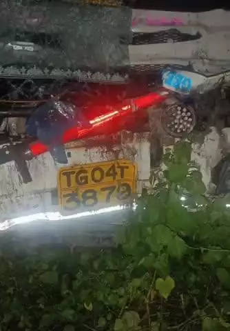 బూర్గంపహాడ్: ఆగి ఉన్న టిప్పర్ ను ఢీ కొట్టిన మరో టిప్పర్ డ్రైవర్ మృతి