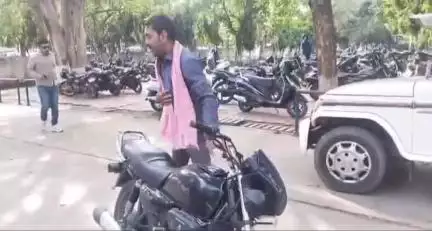 तानसेन: ग्वालियर: एक बाइक पर छह लोग सवार, वीडियो वायरल होने पर पुलिस हरकत में आई