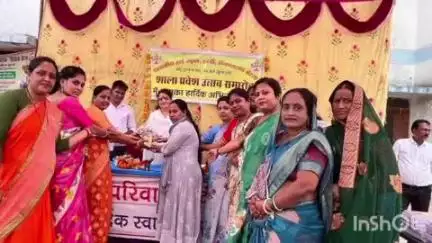 शासकीय हाई स्कूल हरदी में शाला प्रवेश उत्सव कार्यक्रम में बेमेतरा जिला पंचायत की अध्यक्ष कल्पना योगेश तिवारी शामिल हुईं