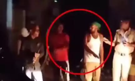 बाघमारा/कतरास: महुदा के लाल बंगला में दो पक्षों में जमकर मारपीट, तलवार लहराते हुए वीडियो वायरल