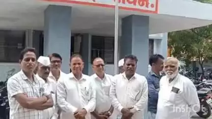 निफाड: निफाडला जिल्हा बँकेच्या 45 कर्जदार शेतकऱ्यांच्या मालमत्तेचा लिलाव शेतकरी संघटनेने पाडला बंद