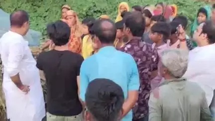তেহট্ট ২: পলাশীপাড়ার বিভিন্ন এলাকায়  মানুষের অভাব অভিযোগের কথা শুনলেন দৃষ্টিকোণ স্বেচ্ছাসেবী সংগঠনের উদ্যোক্তারা