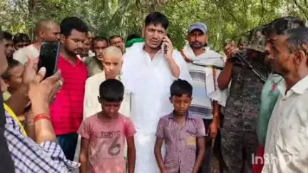अतरी: सड़क दुर्घटना में दो युवकों की मौत, केवटी गांव में शव लाया गया