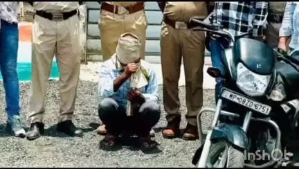 कुम्भराज: झिरी तिराहे पर पुलिस ने स्मैक तस्करी कर रहे पति-पत्नी को ₹5.10 लाख की स्मैक के साथ पकड़ा