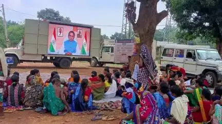 ଦେବଗଡ: ରାଜ୍ୟ ସରକାରଙ୍କ ଏକ ବର୍ଷ ପୁର୍ତିରେ ଜିଲ୍ଲାର ବିଭିନ୍ନ ଗ୍ରାମରେ ବିକାଶ ବାହନ ରଥକୁ ସ୍ୱାଗତ ଓ ସଚେତନତା କାର୍ଯ୍ୟକ୍ରମ