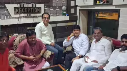 মুর্শিদাবাদ জিয়াগঞ্জ: বহরমপুর ও মুর্শিদাবাদ  বিজেপি নেতা ও কর্মীদের নিয়ে সাংগঠনিক আলোচনায়   বিধায়ক গৌরী শংকর ঘোষ