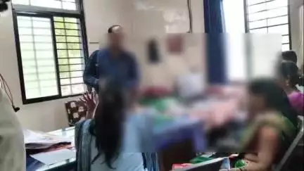 कवठे महांकाळ: कवठे महांकाळ एसटी डेपो मॅनेजरवर विनयभंग व अट्रॉसिटीचा गुन्हा; महिलेसोबत लज्जास्पद वर्तन, जातीवाचक बोलून केला होता अपमान