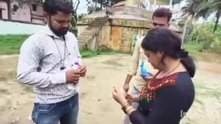 କାକଟପୁର: ଅସ୍ତରଙ୍ଗ ବ୍ଲକ ଅଞ୍ଚଳ ବିଭିନ୍ନ ଗ୍ରାମ ପରିଦର୍ଶନ କରି ସ୍ଥିତି ଅନୁଧ୍ୟାନ କଲେ ମହାମାରୀ ବିଶେଷାଜ୍ଞ ଟିମ୍