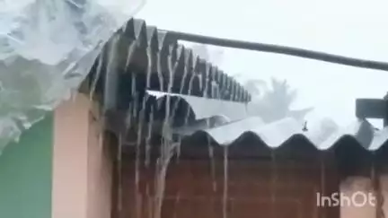 বর্ধমান ১: টানা সপ্তাহখানেক গ্রীষ্মের তাপদাহের পর স্বস্থির বৃষ্টি মঙ্গলবার সকাল থেকে বর্ধমান শহর জুড়ে
