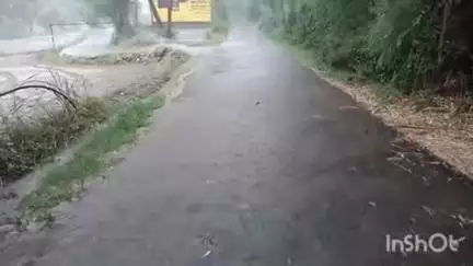 बड़सर: बड़सर उपमंडल में जमकर बरसे मेघ, लोगों को गर्मी से मिली राहत, मक्की की बिजाई के लिए बारिश हुई अच्छी