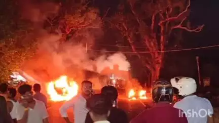 भानपुर: सोनहा के असनहरा चौकी क्षेत्र में दो पक्षों के बीच जमकर हुई मारपीट, कई गाड़ियों को लगाई आग, मौके पर कई थानों की पुलिस