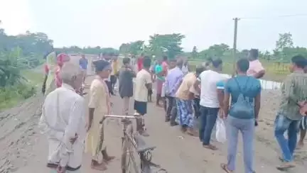 তেজপুৰ: বাঁহবেৰাত আজি সংঘটিত হ’য় পথ দুৰ্ঘটনা, উক্ত পথ দুৰ্ঘটনাত এটা গো-ধনৰ কৰুণ মৃত্যু