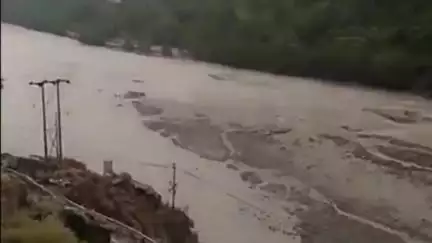 सांगला: किन्नौर के किल्बा समीप सतलुज नदी का जलस्तर बढ़ा, परियोजनाओं द्वारा बांध से छोड़ा जा रहा पानी