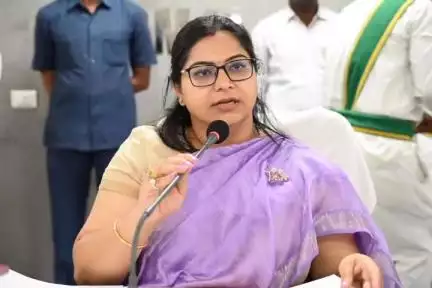 నిర్మల్: పుకార్లను నమ్మవద్దు విద్యార్థుల తరగతులు యథావిధిగా కొనసాగుతున్నాయి:జిల్లా కలెక్టర్