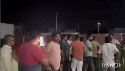 बीकानेर: व्यास कॉलोनी स्थित मलवाना होटल में अनैतिक गतिविधियों की शिकायत के बाद छापेमारी, तीन युवतियों सहित कई को किया गिरफ्तार