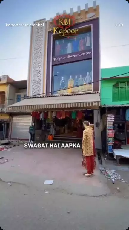 Visit from kapoorsareemahal thik pull ke jeene ke samne rampur 244901