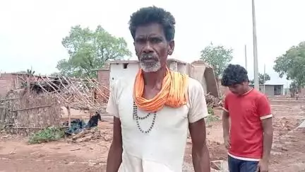 जनपद पोहरी के ग्राम पंचायत भैसराबन में जनमन कॉलोनी बनाई गईं है जिसमें सीसी रोड का निर्माण किया जा रहा है ठेकेदार द्वारा