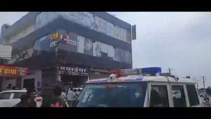 जस्सा सिंह मार्ग पर कॉलोनाइजर पर की गई ताबड़तोड़ फायरिंग, पुलिस मौके पर पहुंची