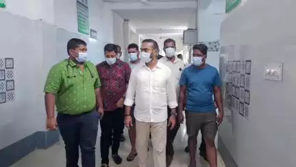 ସୁକିନ୍ଦା: ଦାନଗଦୀ ଗୋଷ୍ଠି ସ୍ୱାସ୍ଥ୍ୟକେନ୍ଦ୍ରରେ ଚିକିତ୍ସି ବ୍ୟକ୍ତିଙ୍କ ସ୍ୱାସ୍ଥ୍ୟ ସମ୍ପର୍କରେ ଡାକ୍ତରଙ୍କ ସହ ଆଲୋଚନା କଲେ ପ୍ରୀତିରଞ୍ଜନ