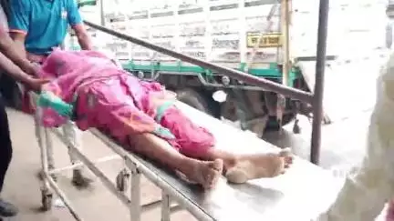 হবিবপুর: বোজপুর এলাকায় অস্বাভাবিক মহিলার মৃত্যুর ঘটনায় ময়নাতদন্তের জন্য মর্গে নিয়ে যায় পুলিশ