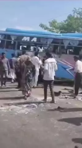 जीरापुर: धतुरिया गांव के पास महादेव यात्री बस पलटी, स्टेयरिंग फेल होने से 30 घायल, 10 गंभीर, कंडक्टर व चालक फरार
