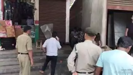বিশালগড়: শিশু সুরক্ষা কমিশনের পক্ষ থেকে শিশু শ্রমিকের বিরুদ্ধে বিশালগড় বাজারে বিভিন্ন দোকানে শিশু সুরক্ষা কমিশনের অভিযান