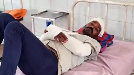 चित्तौड़गढ़: भीदाखेड़ा गांव में ससुराल में कुल्हाड़ी से हमले में तीन लोग घायल, जिला अस्पताल में कराया भर्ती