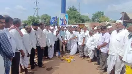 ರಾಯಬಾಗ: ಕಪ್ಪಲಗುದ್ದಿ ಗ್ರಾಮದಲ್ಲಿ ರಸ್ತೆ ಡಾಂಬರೀಕರಣ ಕಾಮಗಾರಿಗೆ ಶಾಸಕ ಮಹೇಂದ್ರ ತಮ್ಮಣ್ಣವರ ಚಾಲನೆ