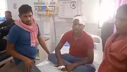 मऊ: रतनपुरा में बाइक सवार 30 वर्षीय सुजीत गंभीर रूप से घायल, जिला अस्पताल में भर्ती