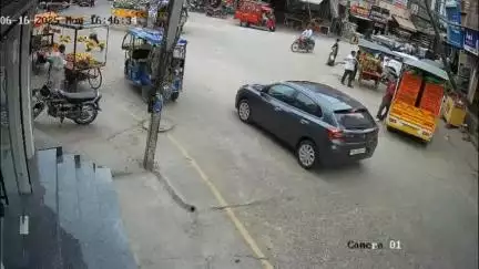 सिरसा: नोहरिया बाजार में महिला से ₹50 हजार की लूट, सीसीटीवी में कैद हुई घटना, पुलिस आरोपी की तलाश में जुटी