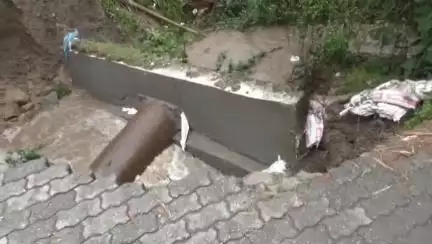 দলগাঁও ভাগ: খাৰুপেটীয়া বিহুদিয়া সংযোগী পথত কালভাৰ্ট ভাঙি বন্ধ হৈ পৰিছে যাতায়াত, সমস্যাৰ সন্মুখীন হৈছে সহস্ৰাধিক ৰাইজ #jansamasya