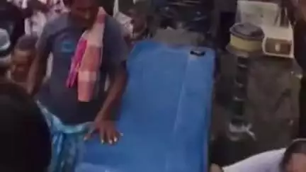 মুরারই ১: বেগুন মোড়ে ট্রাক্টরের সঙ্গে বাইকের মুখোমুখি সংঘর্ষে আহত ১
