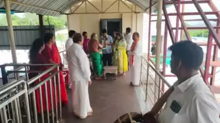 అన్నవరం సత్యనారాయణ స్వామిని దర్శించుకున్న జిల్లా కలెక్టర్ షాన్మోహన్