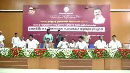 விருதுநகர்: ஆட்சியர் அலுவலக கூட்டரங்கில் பட்டாசுவிபத்தில் பெற்றோரை இழந்த குழந்தைகளுக்கான மாத உதவி தொகை,கல்வி உதவித்தொகை வழங்கப்பட்டத