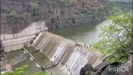 गांगड़तलाई: भुवादरा में गर्मी से राहत पाने पहुंचे अनेक पर्यटक, सुरक्षात्मक उपायों की अनदेखी, हर समय हादसे का भय