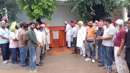 ਫਤਿਹਗੜ੍ਹ ਸਾਹਿਬ: ਨਾਮਦੇਵ ਮੰਦਰ ਦੇ ਨੇੜੇ MLA ਹੈਪੀ ਨੇ 79.26 ਲੱਖ ਰੁਪਏ ਦੀ ਲਾਗਤ ਨਾਲ ਬਣਨ
ਵਾਲੀ ਸੜਕ ਦਾ ਰੱਖਿਆ ਨੀਹ ਪੱਥਰ , ਖਬਰ ਦਾ ਹੋਇਆ ਅਸਰ #jansamasya