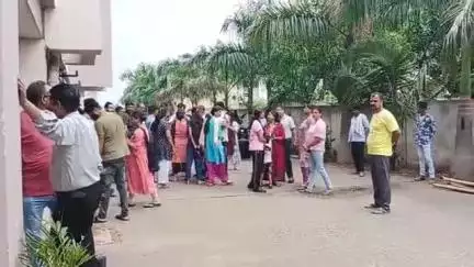 आदित्यपुर गम्हरिया: सतबहिनी स्थित हैवेन सिटी में बिल्डर से लोगों का विवाद, सोसाइटी के रास्ते को आम रास्ता बनाने का विरोध