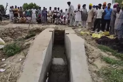 ਮਲੋਟ: ਪਿੰਡ ਸ਼ਾਮਕੋਟ ਅਤੇ ਡੱਬਵਾਲੀ ਢਾਬ ਦੋ ਪਿੰਡਾਂ ਵਿੱਚ ਨਹਿਰੀ ਪਾਣੀ ਦੀ ਵੰਡ ਨੂੰ ਲੈਕੇ ਸ਼ਾਮਕੋਟ ਦੇ ਕਿਸਾਨਾਂ ਵਿੱਚ ਰੋਸ #jansamasya