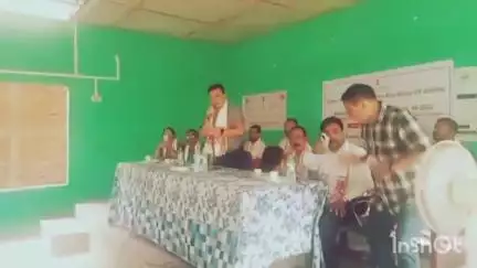বিশ্বনাথ: বালিচাংত ধৰ্তি আবা অভিযান শিবিৰত জনজাতীয় ৰাইজৰ বিপুল সঁহাৰি, জিলা আয়ুক্ত অংশগ্ৰহণ