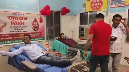कटिहार: सदर अस्पताल में दिवंगत स्वास्थ्य कर्मी की पुण्यतिथि पर रक्तदान शिविर, 25 लोगों ने किया रक्तदान
